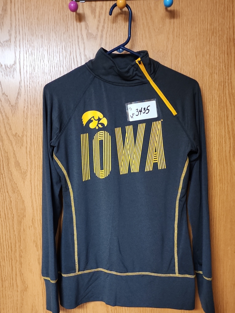 Iowa Hawkeyes Black and Gold Long-Sleeve Top womens S number 3435